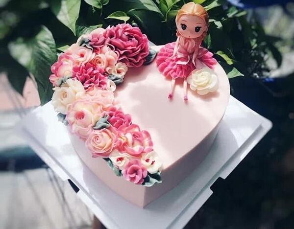 عکس کیک برای روز دختر ساده