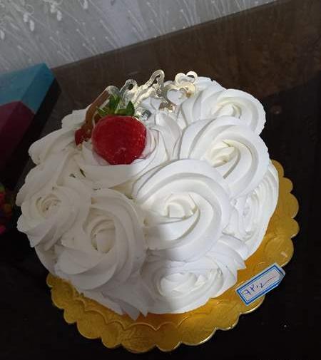 عکس کیک و گل فیک