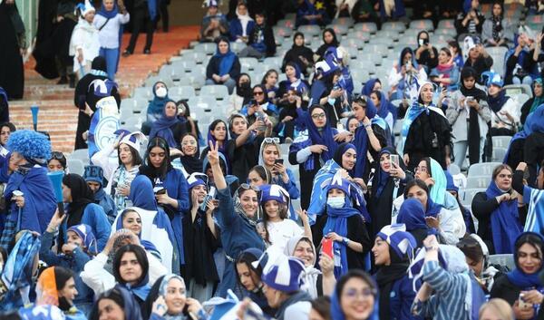 عکس گریه هوادار استقلال