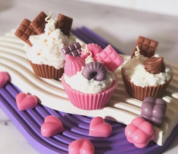 عکس کیک و شمع برای استوری