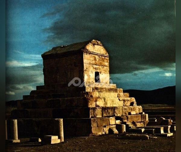 عکس مقبره کوروش کبیر برای پروفایل