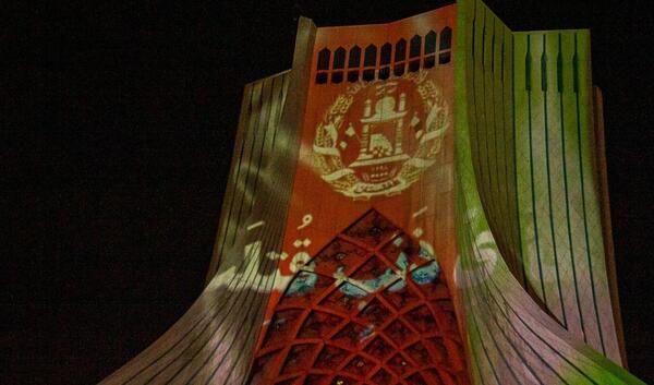 عکس میدان هوایی کابل در شب