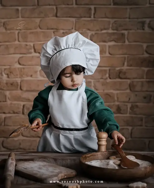 عکس کارتونی دختر آشپز