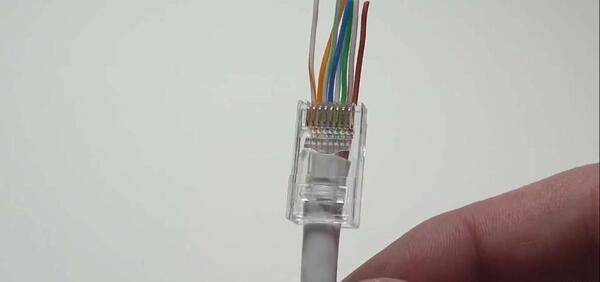 عکس سوکت زدن کابل شبکه