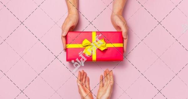 عکس کارتونی هدیه دادن