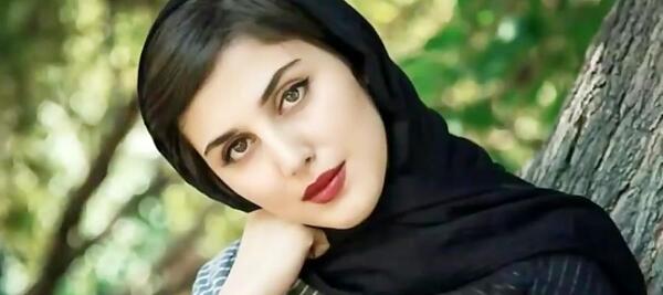 عکس کارتونی دختر چشم و ابرو مشکی