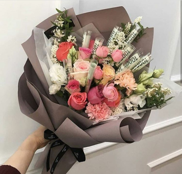 عکس کیک تولد با دسته گل