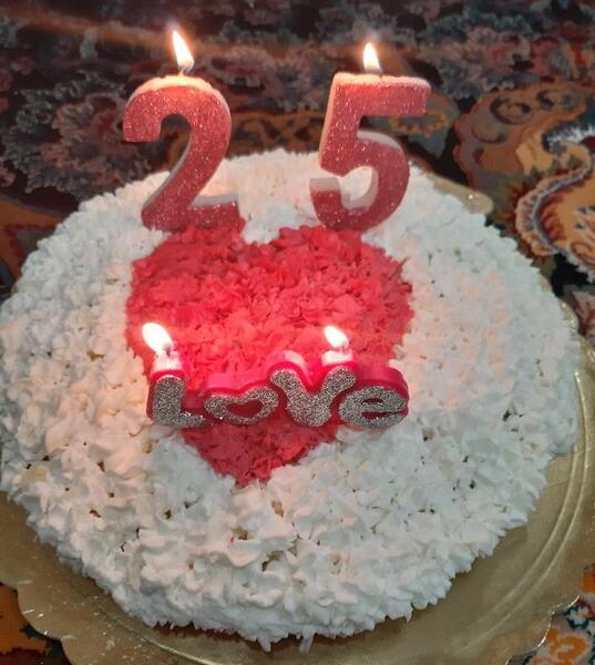 عکس کیک تولد با شمع 25 سالگی