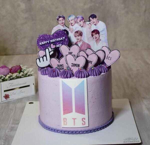 عکس کیک تولد با طرح بی تی اس