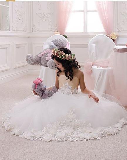 عکس لباس عروس کوچک دخترانه