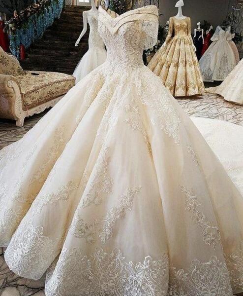 عکس لباس عروس به رنگ نباتی