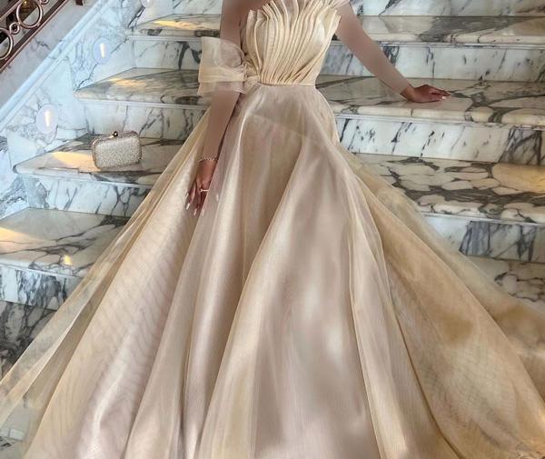عکس لباس عروس به رنگ نباتی