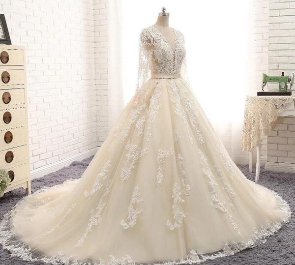 عکس لباس عروس به رنگ نباتی