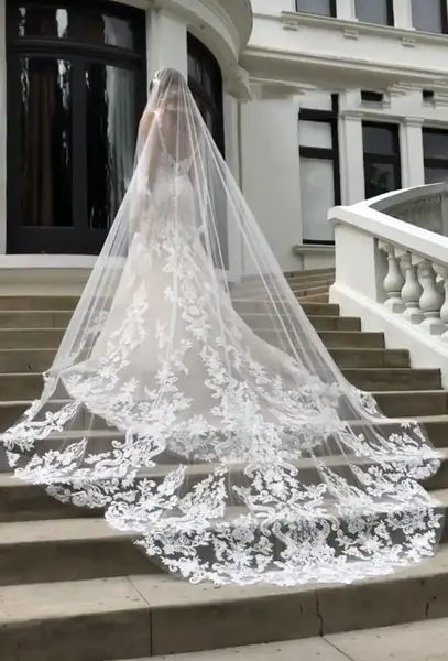 عکس لباس عروس با تور بلند