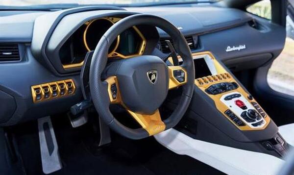 عکس لامبورگینی روکش طلا