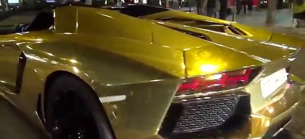دانلود عکس لامبورگینی طلایی