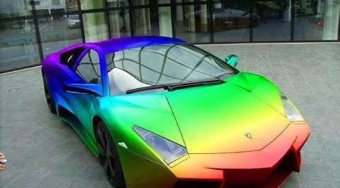 عکس لامبورگینی صورتی اکلیلی