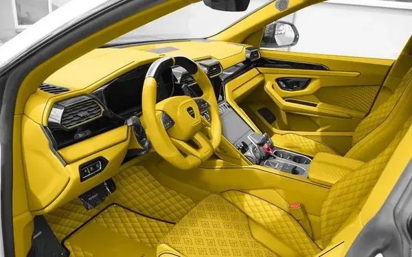 عکس داخل ماشین لامبورگینی اوروس