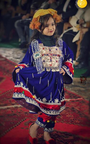 عکس دختر افغان با لباس افغانی