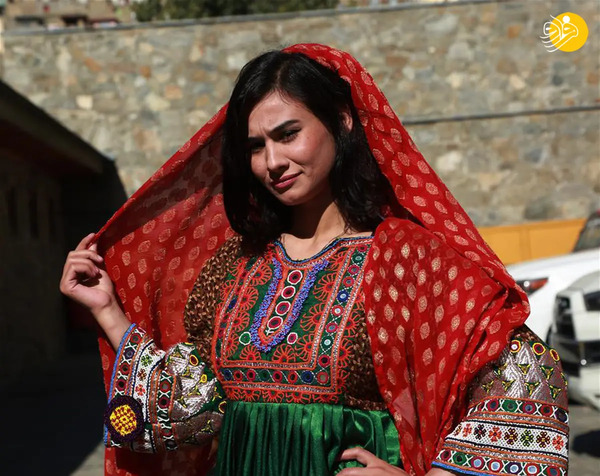 عکس دختر افغان با لباس افغانی