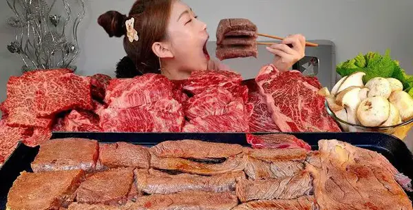 عکس غذا خوردن گاو