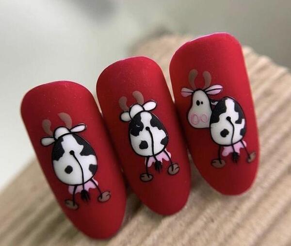 عکس ناخن طرح گاوی