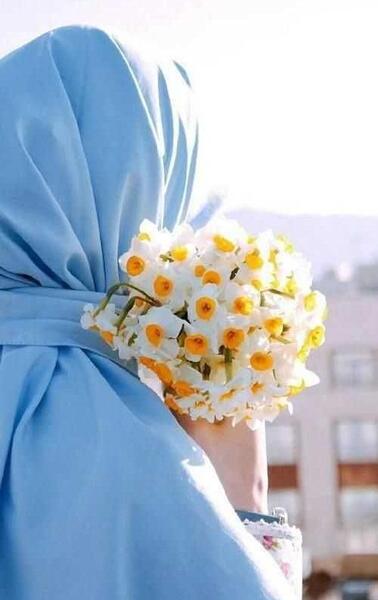 عکس هنری با گل نرگس