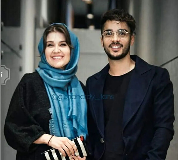 عکس مادر و پدر گلوریا هاردی