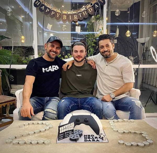 عکس مادر و پدر دارا حیایی