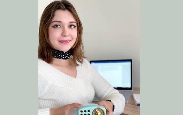عکس پدر و مادر هلیا حسینی