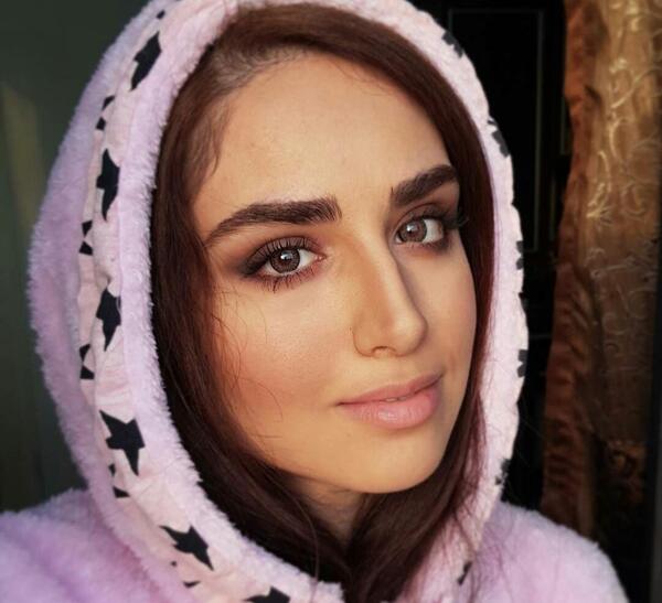 عکس پدر و مادر هانیه غلامی