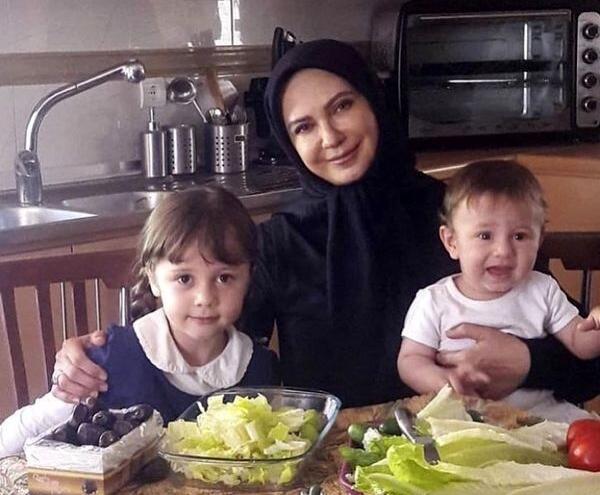 عکس مهدیه موسوی مادر لعیا زنگنه