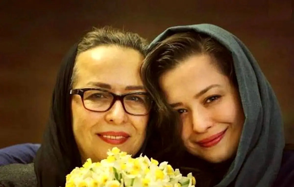 عکس مادر کیمیا شریفی نیا