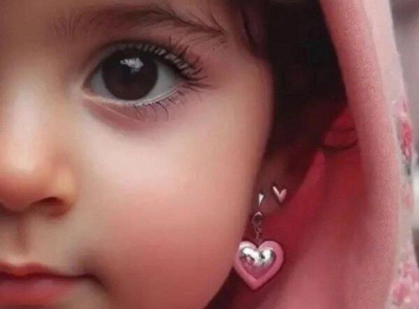 عکس مادر گوشواره قلبی