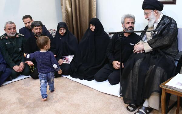 عکس مادر شهید حججی