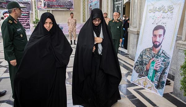 عکس مادر شهید حججی