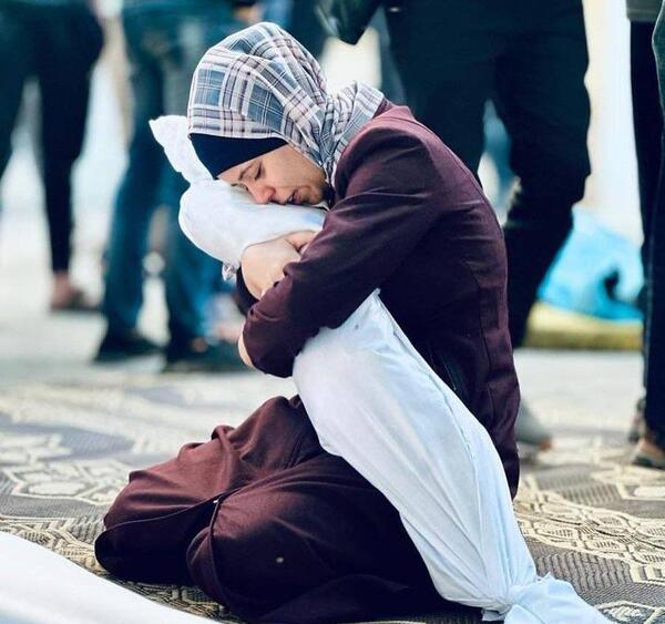 عکس خداحافظی مادر
