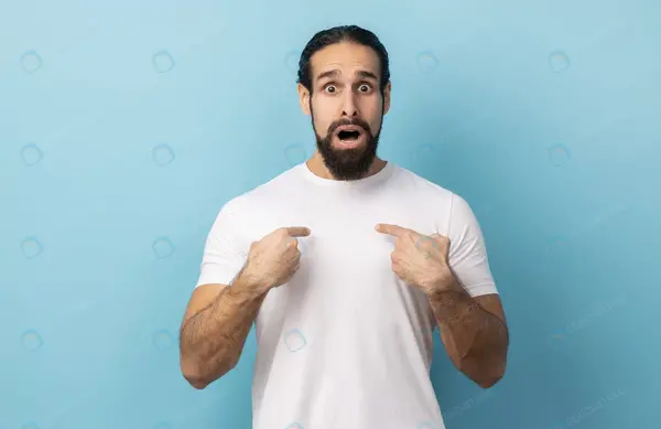 عکس یک مرد متعجب