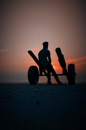 عکس سایه مرد تنها