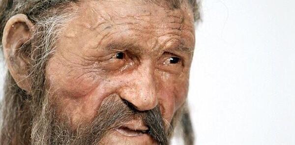 عکس مرد از زمان