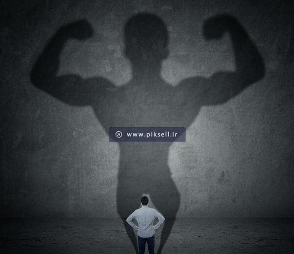 دانلود عکس مرد ایستاده