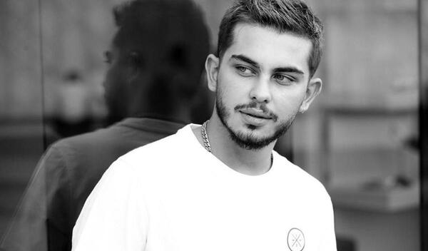 عکس مرد چشم ابرو مشکی