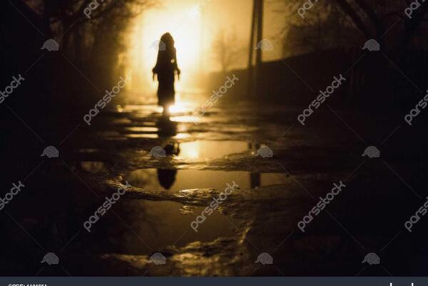 عکس مرد تنهای شب