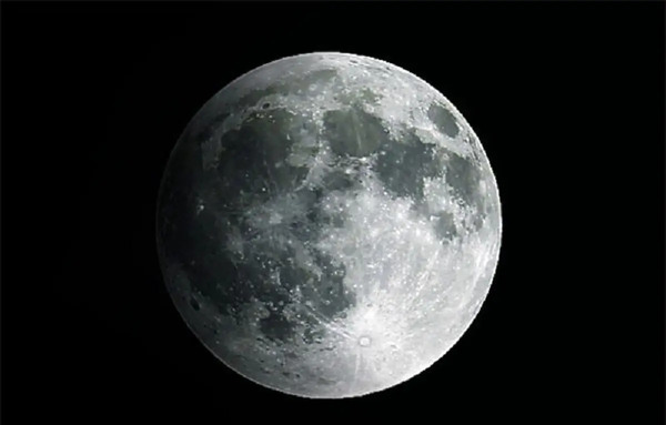 عکس از ماه گرفتگی امشب