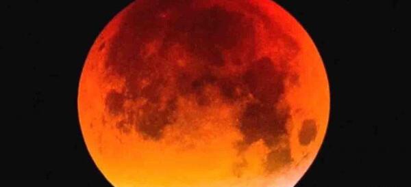 عکس از ماه گرفتگی امشب