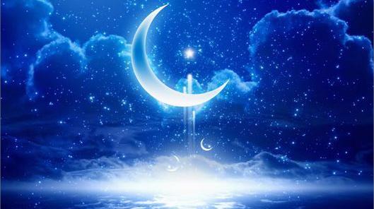 عکس ماه در شب کنار دریا