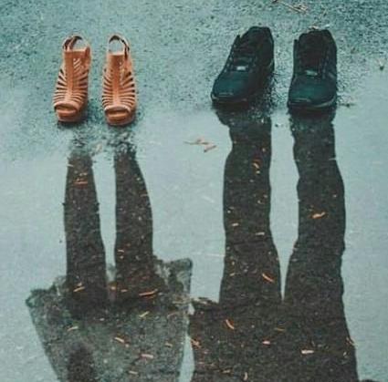 عکس انعکاس ماه روی آب