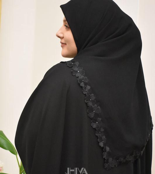 عکس خانم با چادر مشکی