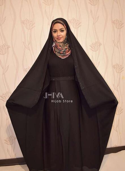 عکس قاآنی با چادر مشکی