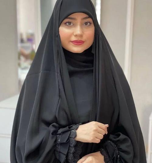 عکس هنری با چادر مشکی